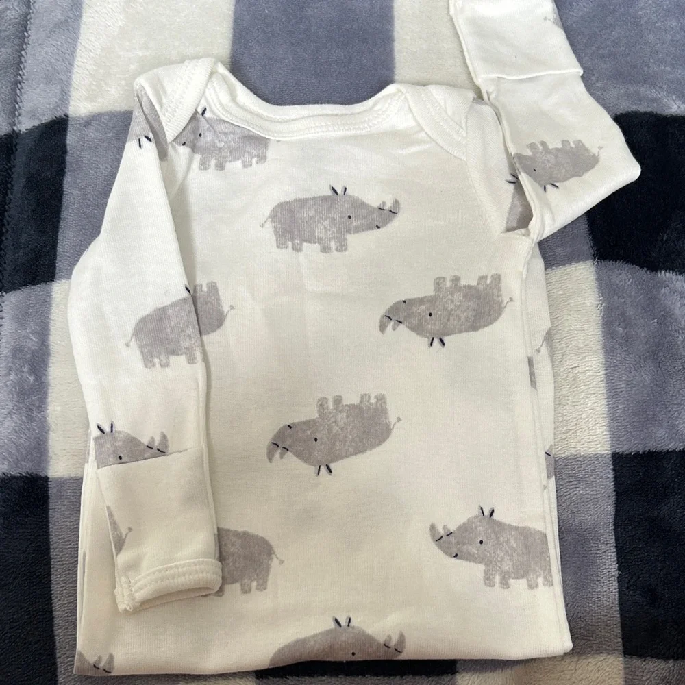 Carter’s PREEMIE | UNISEX |Adorable Rhino Print Baby Sack gown | New no tags.